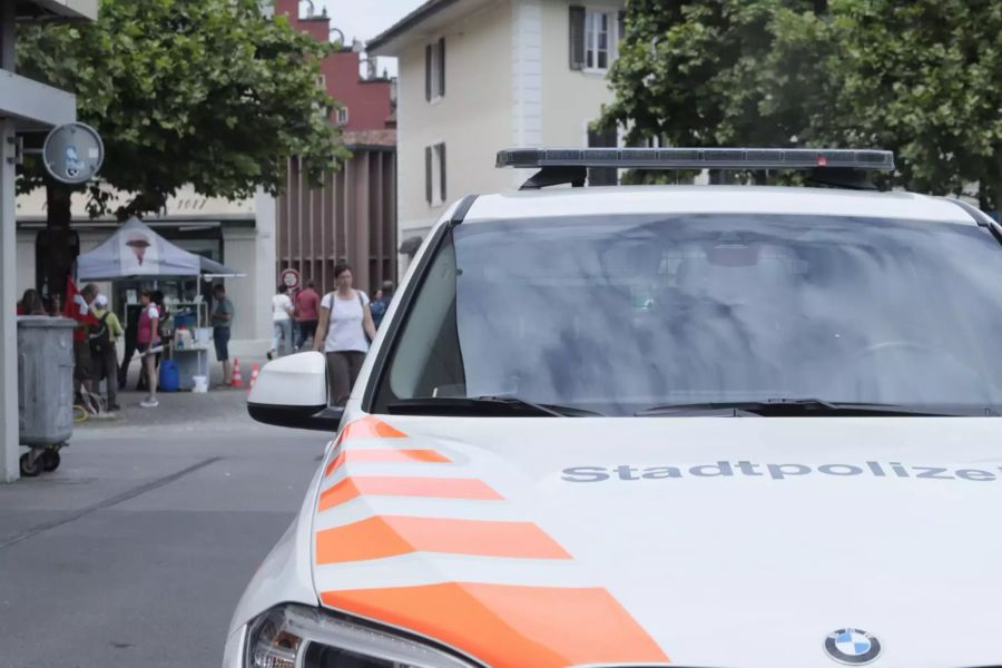 Die Stadtpolizei Aarau ist vor Ort.