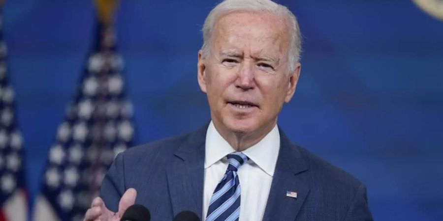 US-Präsident Joe Biden lässt die Freigabe geheimer Dokumente prüfen. Foto: Evan Vucci/AP/dpa