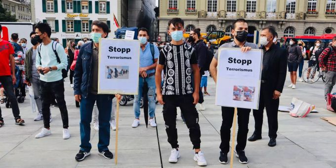 Auf Bundesplatz - Hunderte demonstrieren für afghanische Flüchtlinge