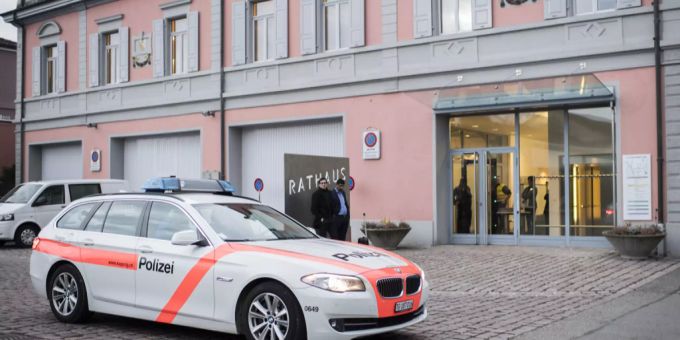 Der 83-Jährige musste durch den Rettungsdienst ins Spital gebracht werden.