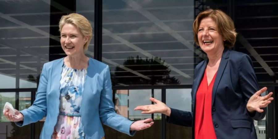 Manuela Schwesig (links) mit Amtskollegin Malu Dreyer