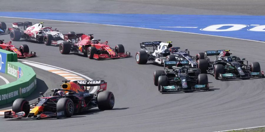 Mercedes Red Bull Ferrari