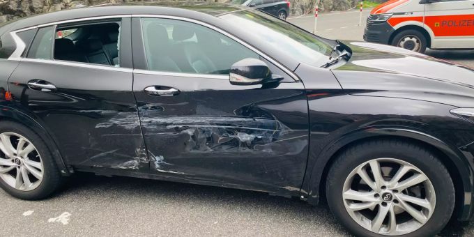 Der Sachschaden beträgt rund 10'000 Franken. Unfall