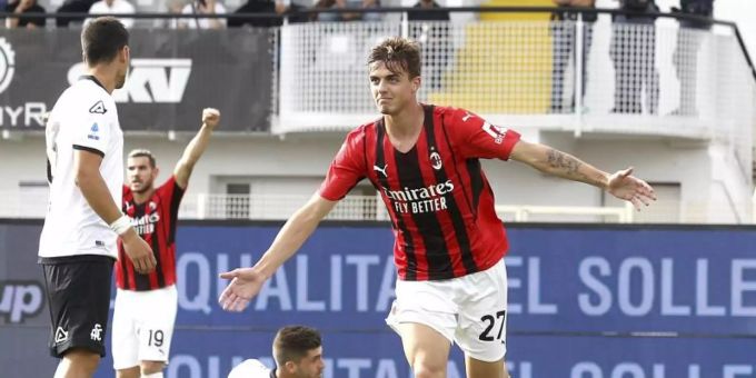 AC Mailands Daniel Maldini feiert seinen Treffer zur 1:0-Führung. Sohn von Paolo Maldini