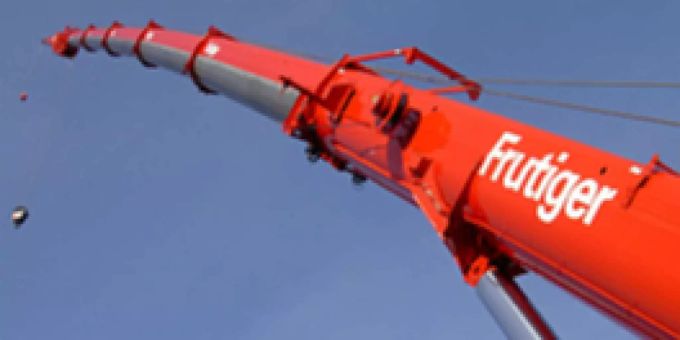 Beim umgekippten Kran handelte es sich um einen sogenannten Pneukran. (Symbolbild) Beim umgekippten Kran handelte es sich um einen sogenannten Pneukran. (Symbolbild)