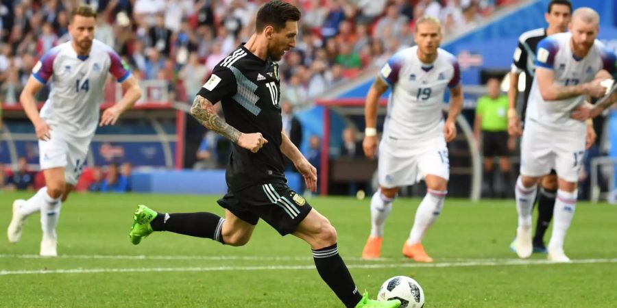 Messi scheitert vom Penaltypunkt.