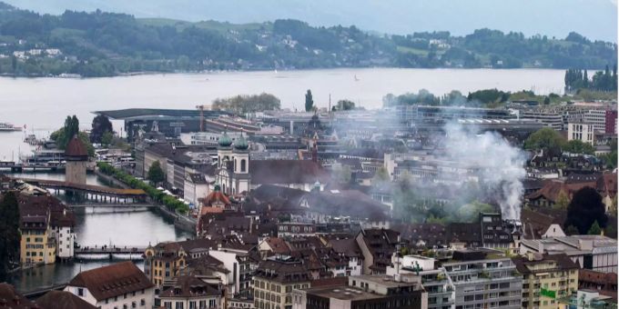 Rauchwolken über der Stadt Luzern (Symbolbild). Rauchwolken über der Stadt Luzern (Symbolbild).