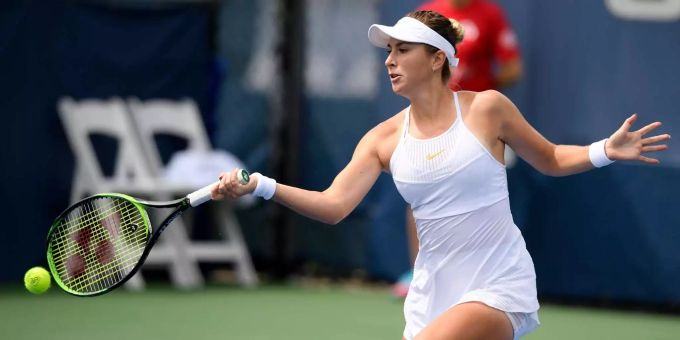 Belinda Bencic bei einem Ballwechsel. Belinda Bencic bei einem Ballwechsel.