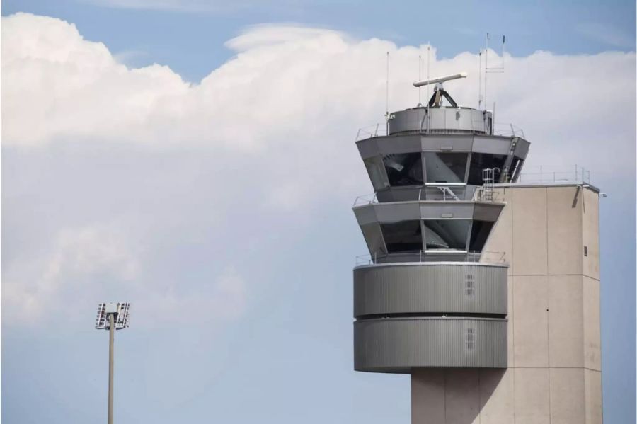 Tower am Flughafen Zürich - Keystone