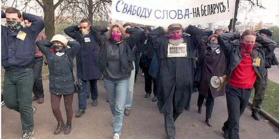 Protestierende Journalisten in Minsk (Archivbild).