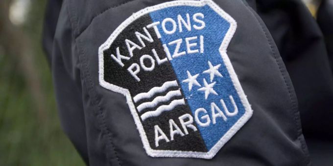 In Eiken AG machten Polizei und Grenzwache Jagd auf einen geflüchteten Motorradfahrer. In Eiken AG machten Polizei und Grenzwache Jagd auf einen geflüchteten Motorradfahrer.
