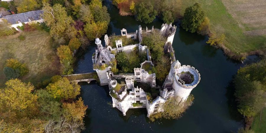 Das Schloss La Mothe-Chandeniers.