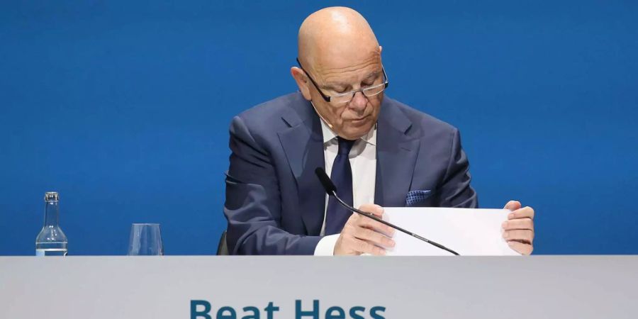 Verwaltungsratspräsident von LafargeHolcim Beat Hess, hat in einem Interview Fehler des Zementkonzerns eingeräumt.