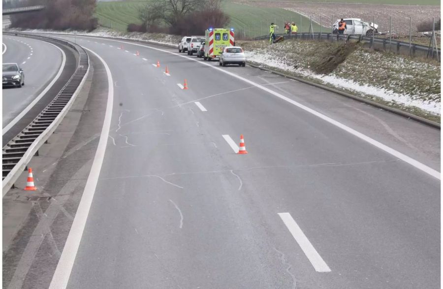 Strasse nach dem Unfall