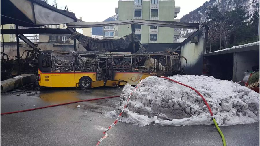 Die Einstellhalle wurde von den Flammen komplatt zerstört.