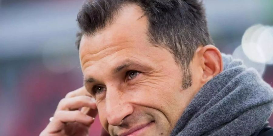 Hasan Salihamidzic verteidigte die Leitung von Bayern-Stürmer Robert Lewandowski. Foto: Rolf Vennenbernd