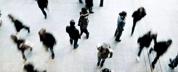Hektische Personen in der Öffentlichkeit Hektische Personen in der Öffentlichkeit