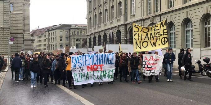 Demo für Klimaschutz - Lehrerverband lobt Engagement der Schüler