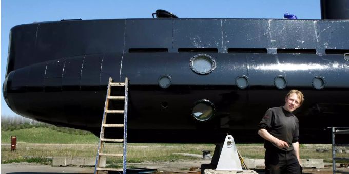 Der dänische Ingenieur Peter Madsen vor seinem U-Boot, der «Nautilus». Der dänische Ingenieur Peter Madsen vor seinem U-Boot, der «Nautilus».
