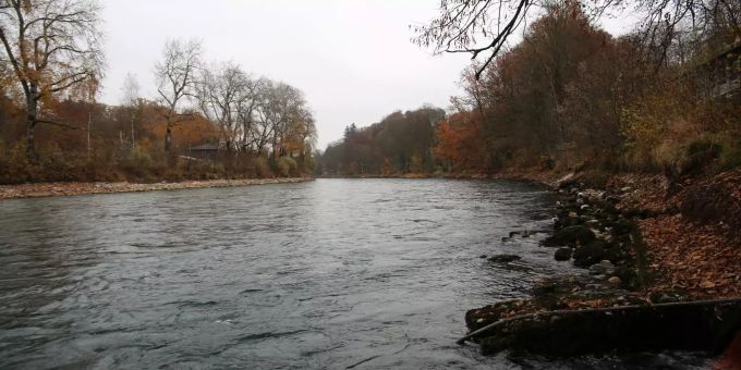 Fluss (Symbolbild) Fluss (Symbolbild)