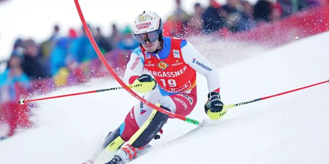 Loic Meillard fährt auf den zweiten Platz in Saalbach.