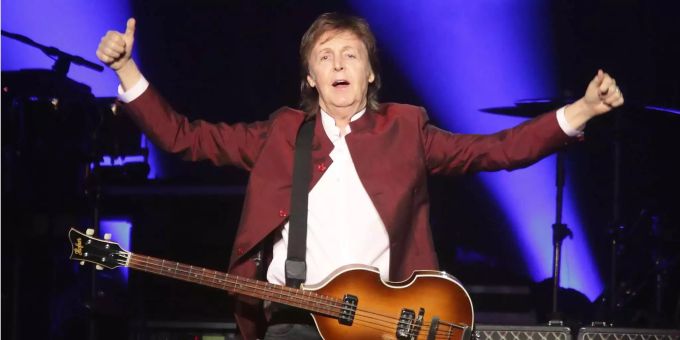 Ex-Beatle Paul McCartney 2016 in der Espritarena in Düsseldorf (D). Paul McCartney