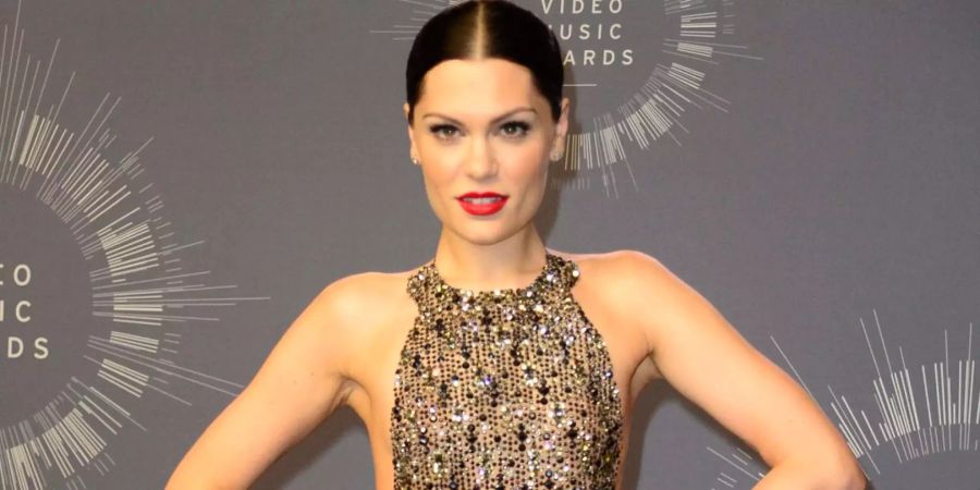 Die britische Popmusikerin Jessie J steht im Press Room bei den MTV Video Music Awards 2014.