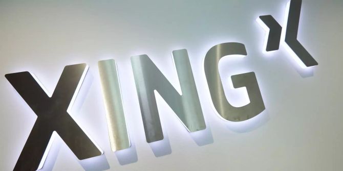 Das Logo der Xing AG ziert ein Gebäude.