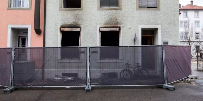 Bei einem Brand in einem Mehrfamilienhaus in Solothurn sind in der Nacht auf Montag sechs Menschen gestorben. Bei einem Brand in einem Mehrfamilienhaus in Solothurn sind in der Nacht auf Montag sechs Menschen gestorben.