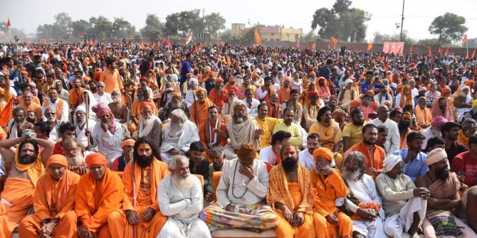 Gläubige nehmen an einem Protest teil, zu dem die hindunationalistische Organisation «Vishva Hindu Parishad» aufgerufen hat.