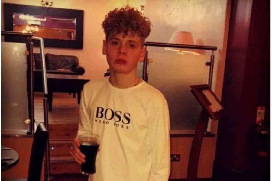 Der Rapper Little T trägt die «Meet me at McDonalds»-Frise.