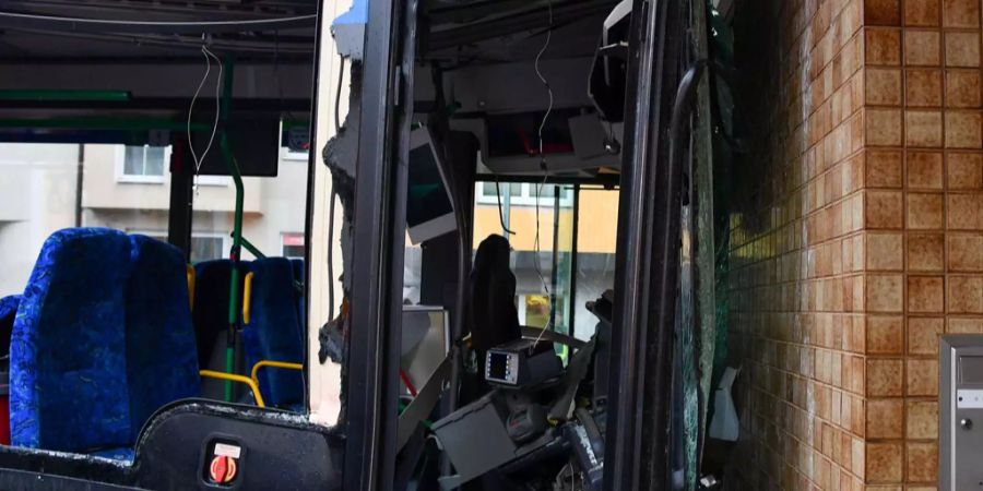 Bei dem Unfall waren 44 Menschen verletzt worden, davon 37 Kinder.