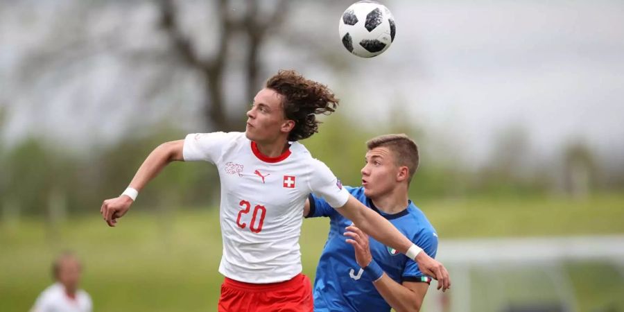 Mittelfeldspieler Ruwen Werthmüller unterliegt mit der Schweiz den Italienern mit 0:2.