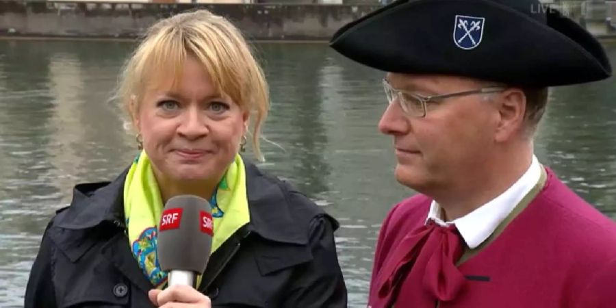 News-Frau Daniela Lager moderierte bis 2014 (mit Thomas Gysler von der Zunft Fluntern).