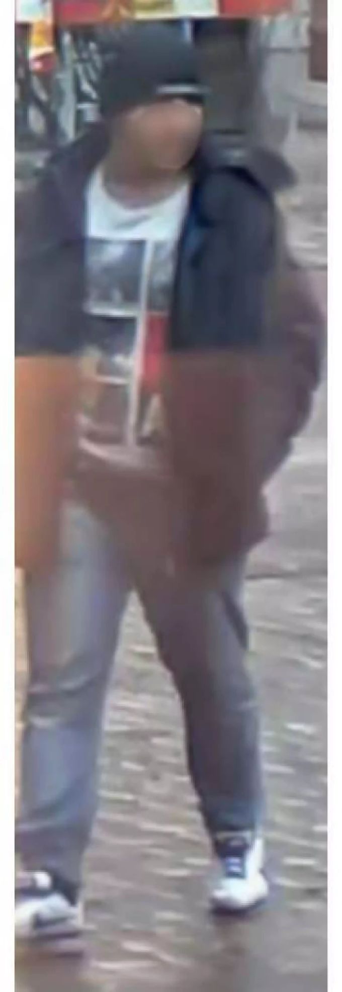 Der Täter habe eine «breitbeinige Gangart». Der Täter habe eine «breitbeinige Gangart».