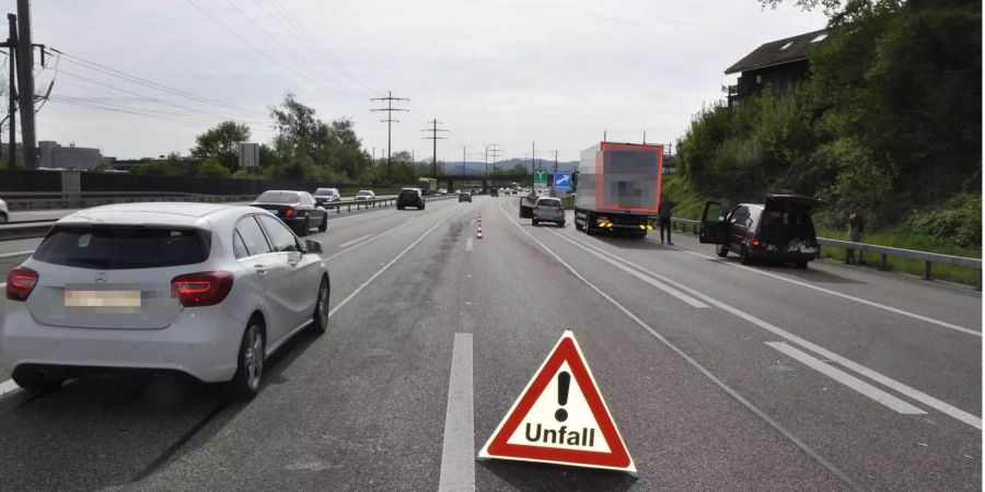 Durch den Unfall musste die Ausfahrt Rothrist rund eineinhalb Stunden gesperrt werden.