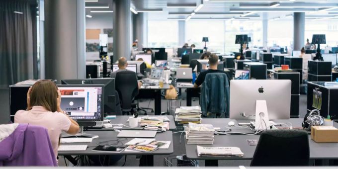 Bald nur noch fünf Stunden am Tag? Arbeit im Grossraumbüro Bald nur noch fünf Stunden am Tag? Arbeit im Grossraumbüro