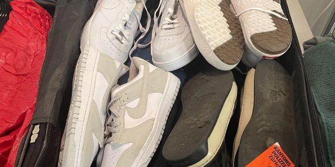 Kokain in Schuhen geschmuggelt. Kokain in Schuhen