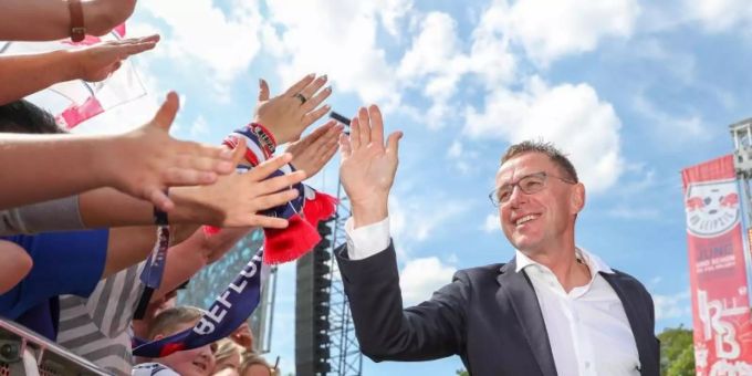 Ralf Rangnick soll in Leipzig vor den Fans geehrt werden. Foto: Jan Woitas/ZB/dpa/Archiv Ralf Rangnick soll in Leipzig vor den Fans geehrt werden. Foto: Jan Woitas/ZB/dpa/Archiv