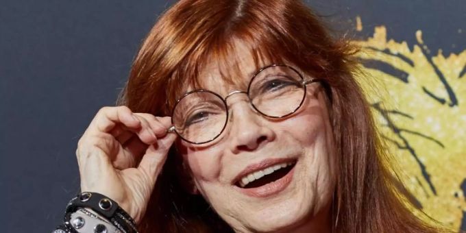 Die Brille ist ihr Markenzeichen: Schauspielerin und Popsängerin Katja Ebstein ist «Brillenträgerin des Jahres 2021». Foto: Georg Wendt/dpa Die Brille ist ihr Markenzeichen: Schauspielerin und Popsängerin Katja Ebstein ist «Brillenträgerin des Jahres 2021». Foto: Georg Wendt/dpa