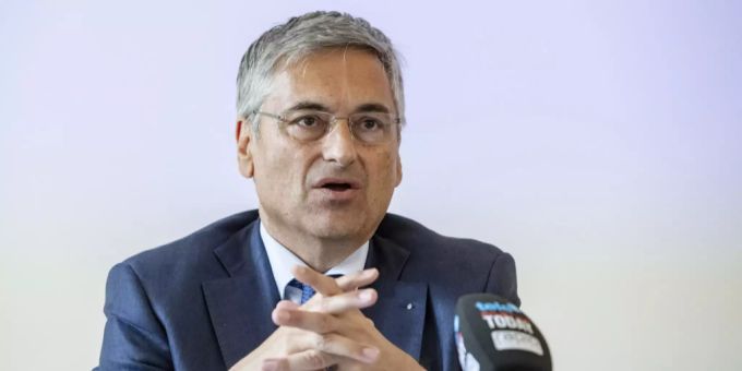 Der Luzerner Regierungsrat Guido Graf (Mitte) fordert Zwangstests und sogar Zwangsimpfungen für abgewiesene Asylbewerber. Guido Graf Impfung Coronavirus