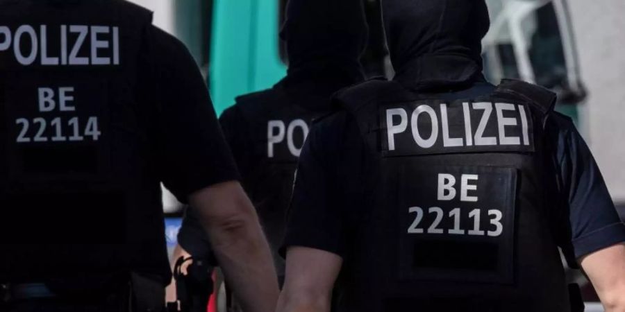Die Ermittlungen gehen auch nach der Festnahme im Fall «NSU 2.0» weiter. Foto: Paul Zinken/dpa/Aktuell