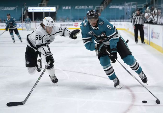 Evander Kane (r.), Teamkollege von Timo Meier, verbucht gegen Los Angeles zwei Assist. Timo Meier