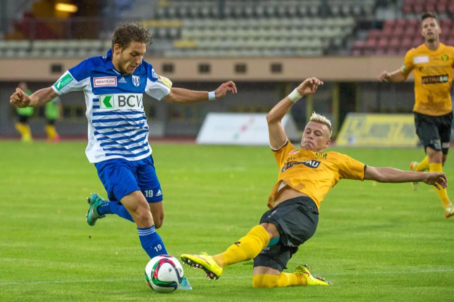 2015 grätscht der Nordmazedonier im Trikot des FC Schaffhausen in der Challenge League.