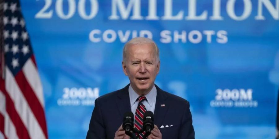 US-Präsident Joe Biden erreicht mit seiner Kampagne das Ziel von 200 Millionen Corona-Impfungen. Foto: Evan Vucci/AP/dpa