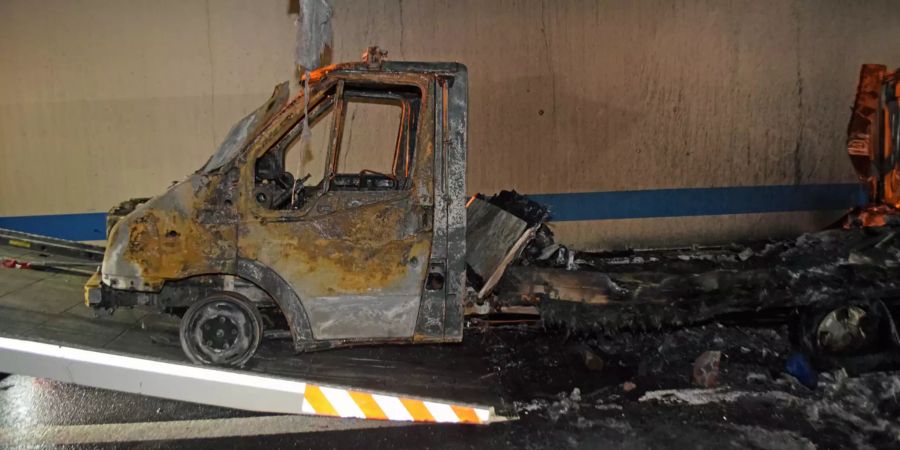Fahrzeugbrand Schlundtunnel