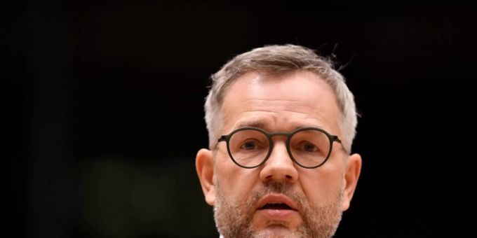 Europa-Staatsminister Roth Europa-Staatsminister Roth