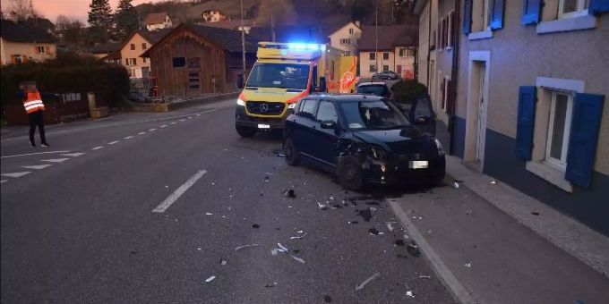 Die Unfallautos erlitten Totalschaden. Kantonspolizei Solothurn