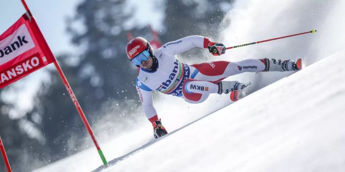 Loïc Meillard beim ersten Lauf des Riesenslaloms in Bansko. Loïc Meillard