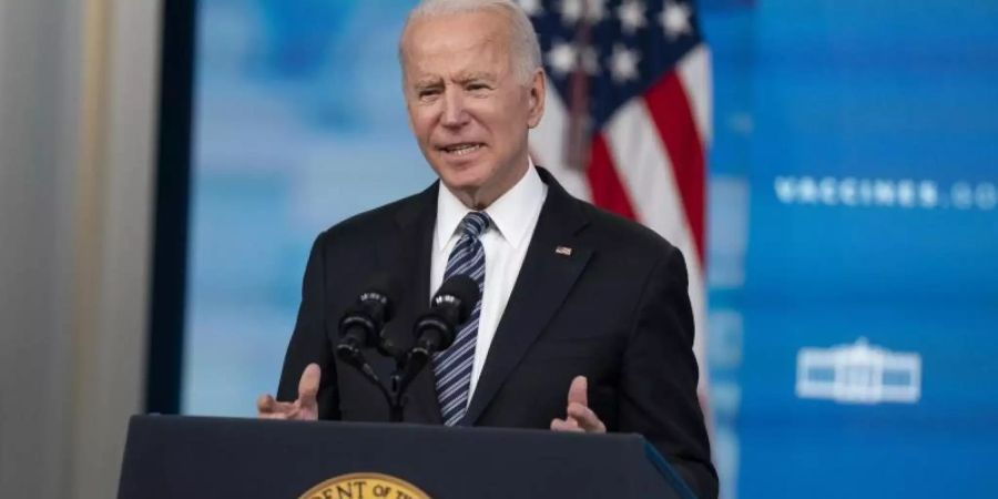 Joe Biden, Präsident der USA, hält eine Rede über Corona-Impfungen im South Court Auditorium im Weissen Haus. Foto: Evan Vucci/AP/dpa